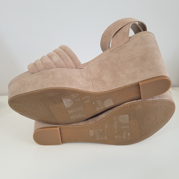 VINCE CAMUTO Varelnta Cream Suede Wedge Sandal - Picture 7 of 13